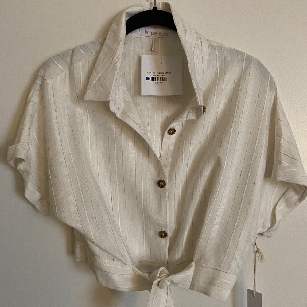 Harper Wren NWT top!